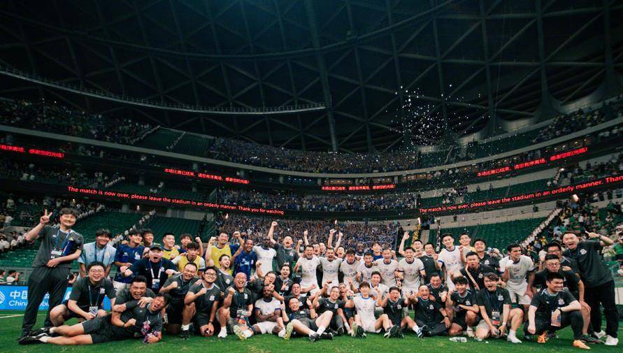 关于竞技场上一幕幕感人画面,球迷热泪盈眶的信息 关于竞技场上一幕幕感人画面,球迷热泪盈眶的信息