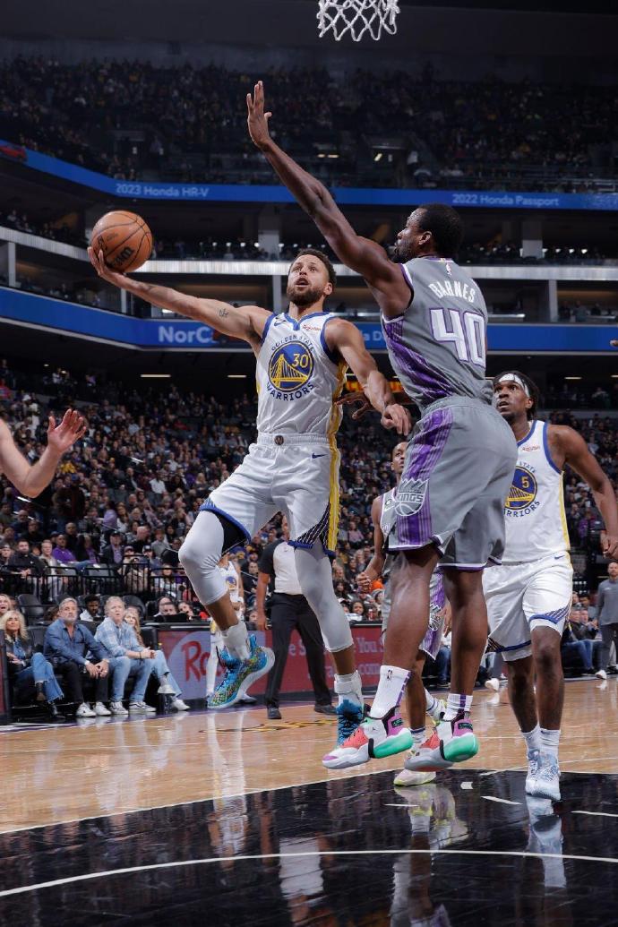 尼斯遭遇失利，主教练积极调整阵容的简单介绍