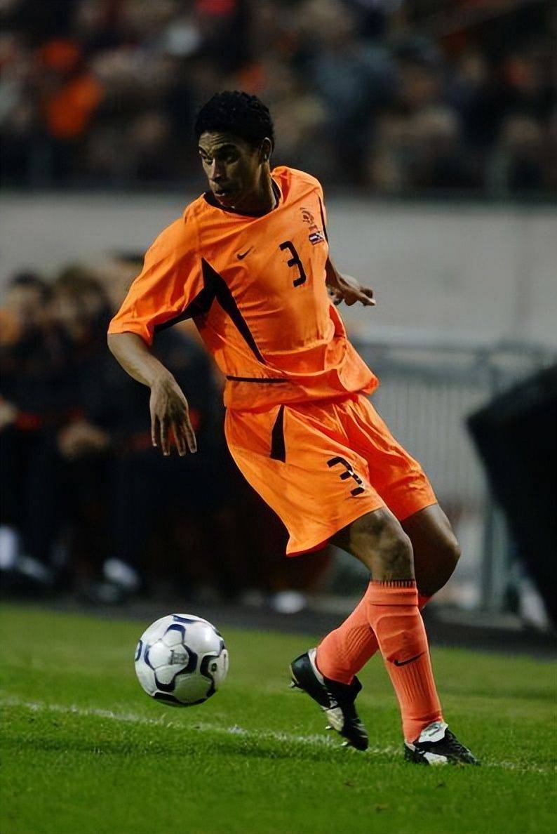 开云APP-荷兰球员在比赛中展现出实力