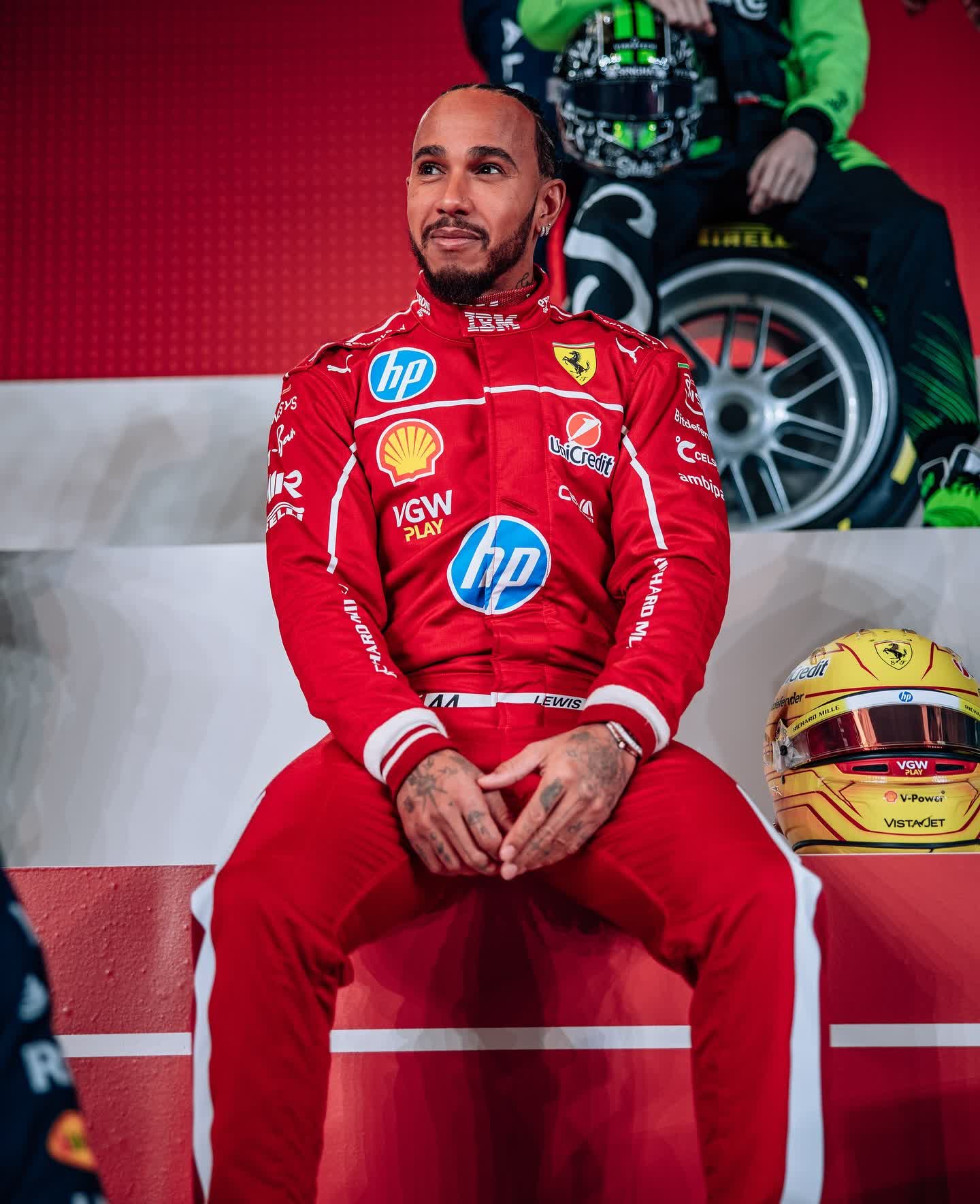 开云体育下载-阿斯顿马丁险胜威廉姆斯，汉密尔顿点燃赛场