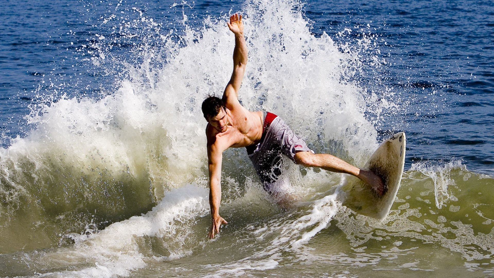 欧冠决赛之夜，霍勒迪打出生涯之夜，当平凡英雄成为传奇
