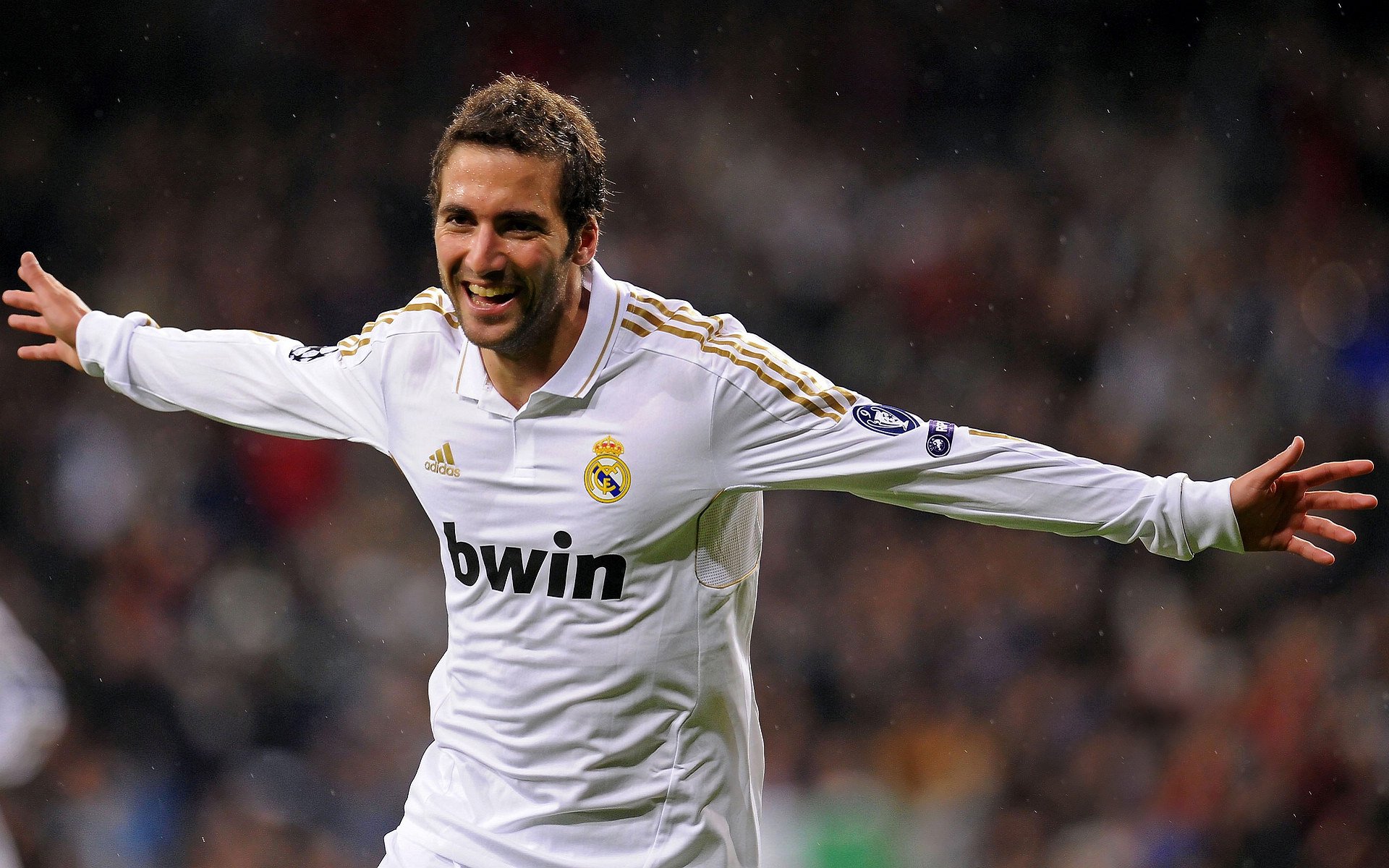 开云体育官方网站-绿茵双城记，英超争冠的窒息博弈与德国战车的加勒比征服