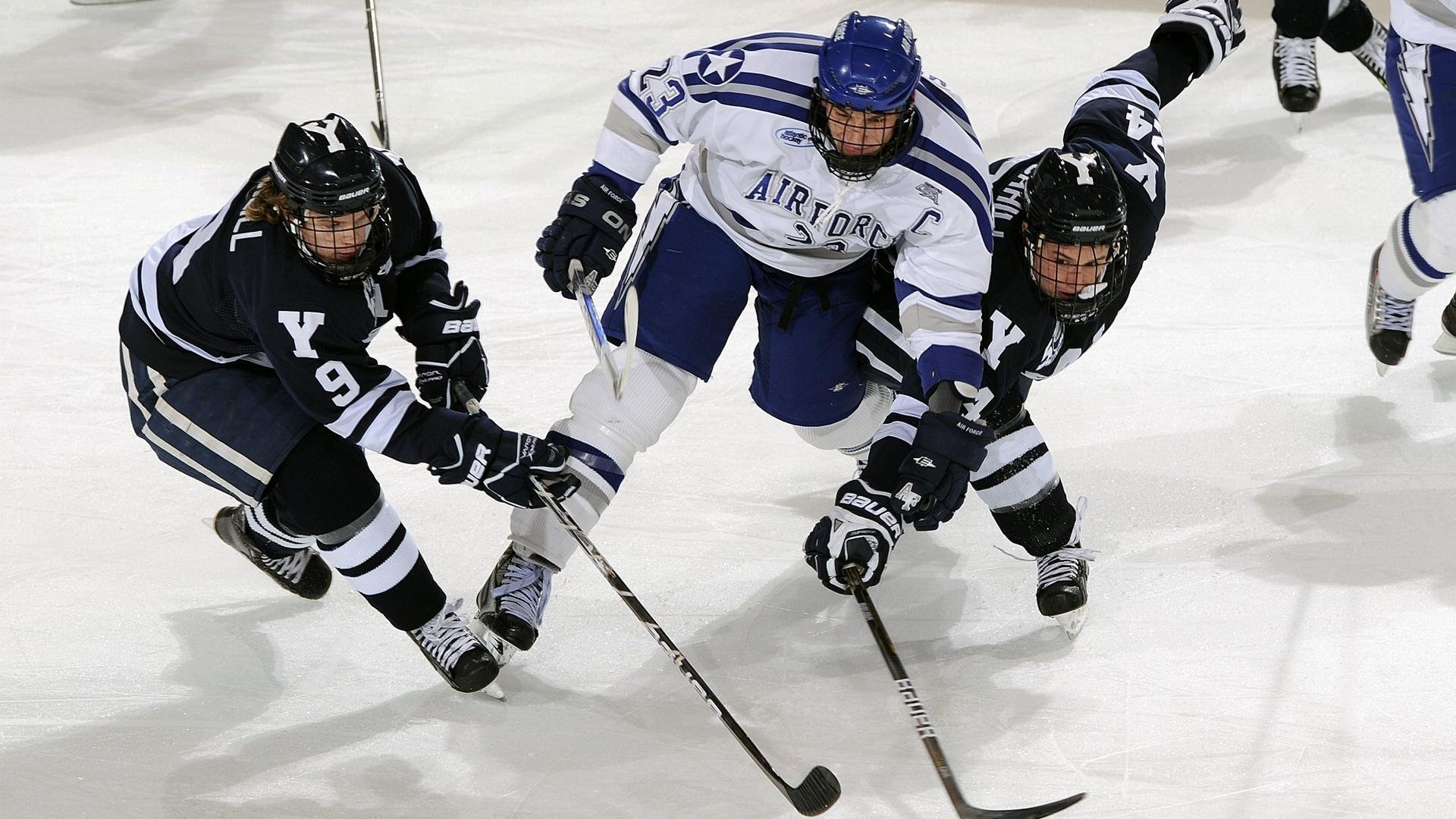 开云体育入口-新王登基，旧制犹存，拉沃尔杯险胜戴维斯杯，辛纳扛起全队的时代隐喻