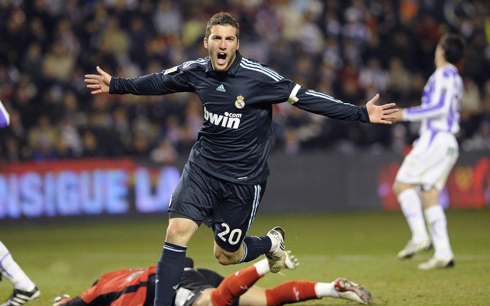 绝地逆袭之夜，广州队破局步行者，武切维奇燃爆全场