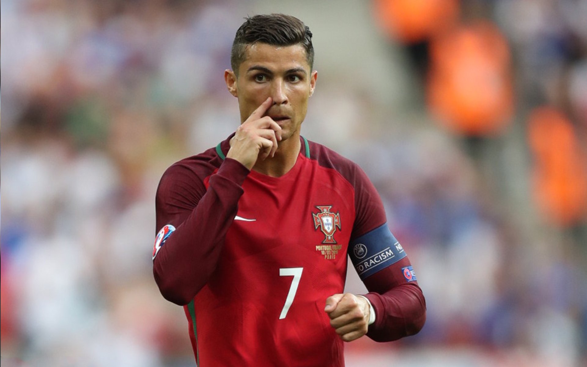 开云下载-银箭之刃刺破黄蓝壁垒，迈凯伦全面碾压雷诺，佩雷兹用引擎余烬点燃F1夜空